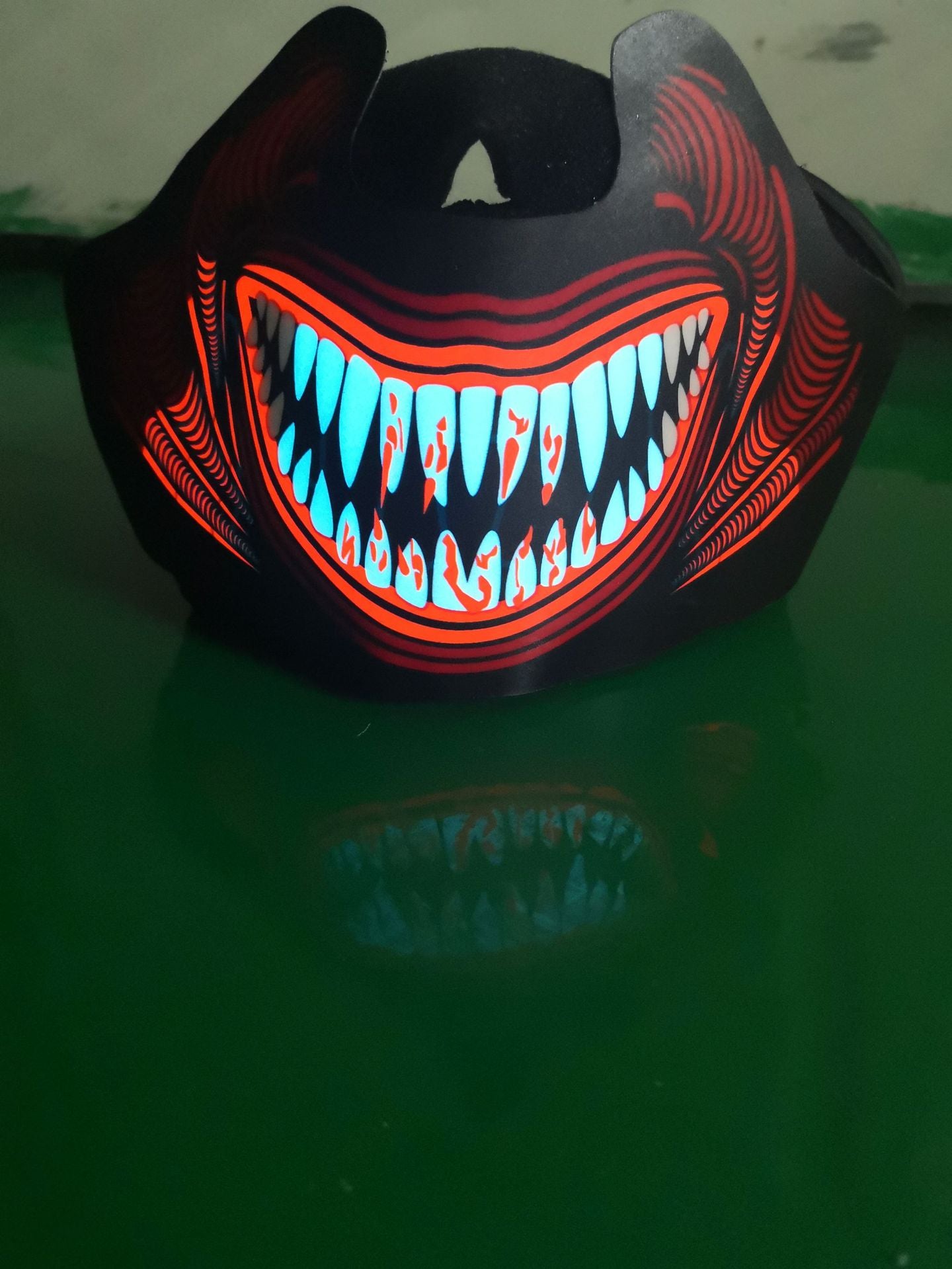 New Amazon hot sale el luminous mask